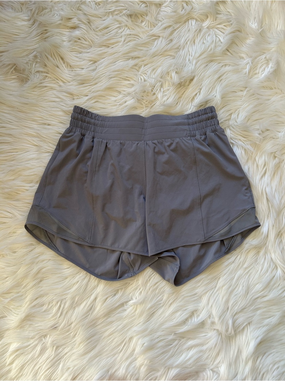 Lululemon Hotty Hot High-Rise Lined Short in Rhino Grey, Size 8
